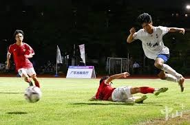 巴塞罗那在西甲第35轮中以20战胜皇家马德里精彩回顾